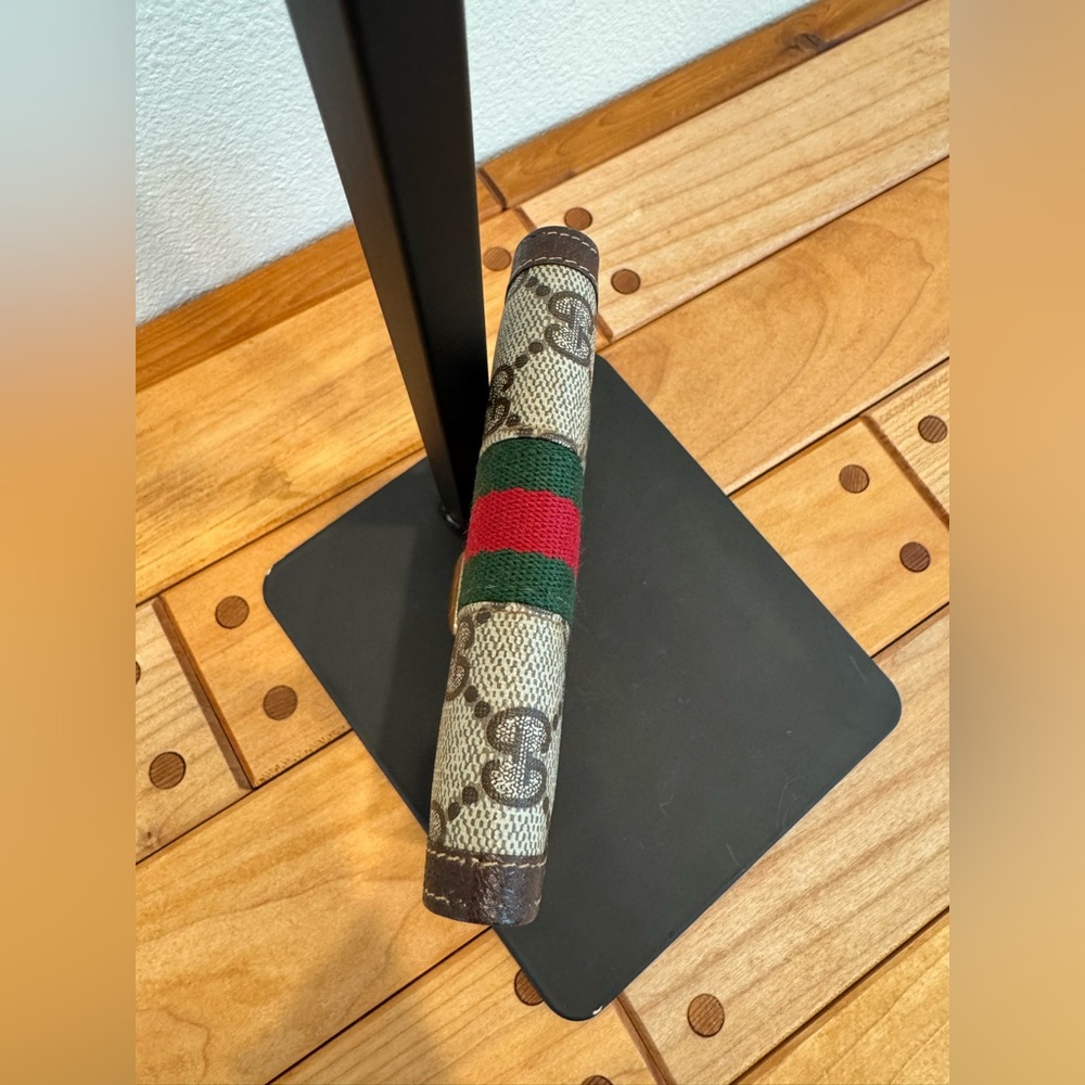 Gucci Vintage GG Supreme Sherry Line Bi-Fold Wallet with Kisslock Closure - Picture 3 of 9